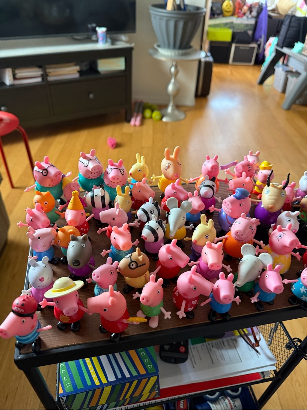 Peppa Pig characters with moveable legs. 45+ pieces.